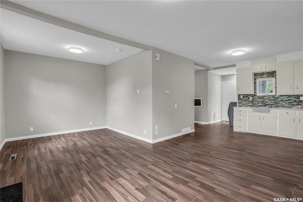 Mount Royal 社区平层独栋 · 238 R Avenue N——林与唐地产 - 8